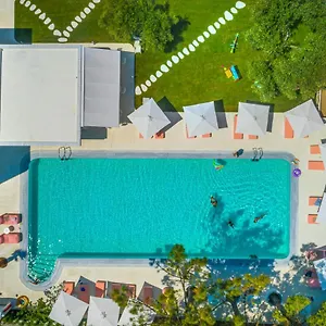 Cocoοns Luxury Suites&villas Fourka